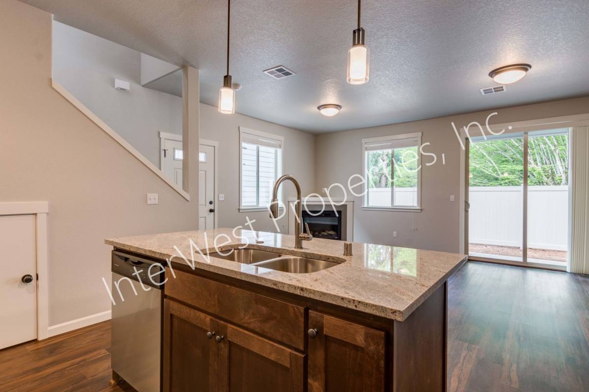 Apartment for rent at 10300-10407 NE 61st Circle, Vancouver, WA 98662
