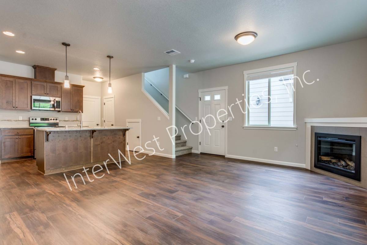 Apartment for rent at 10300-10407 NE 61st Circle, Vancouver, WA 98662