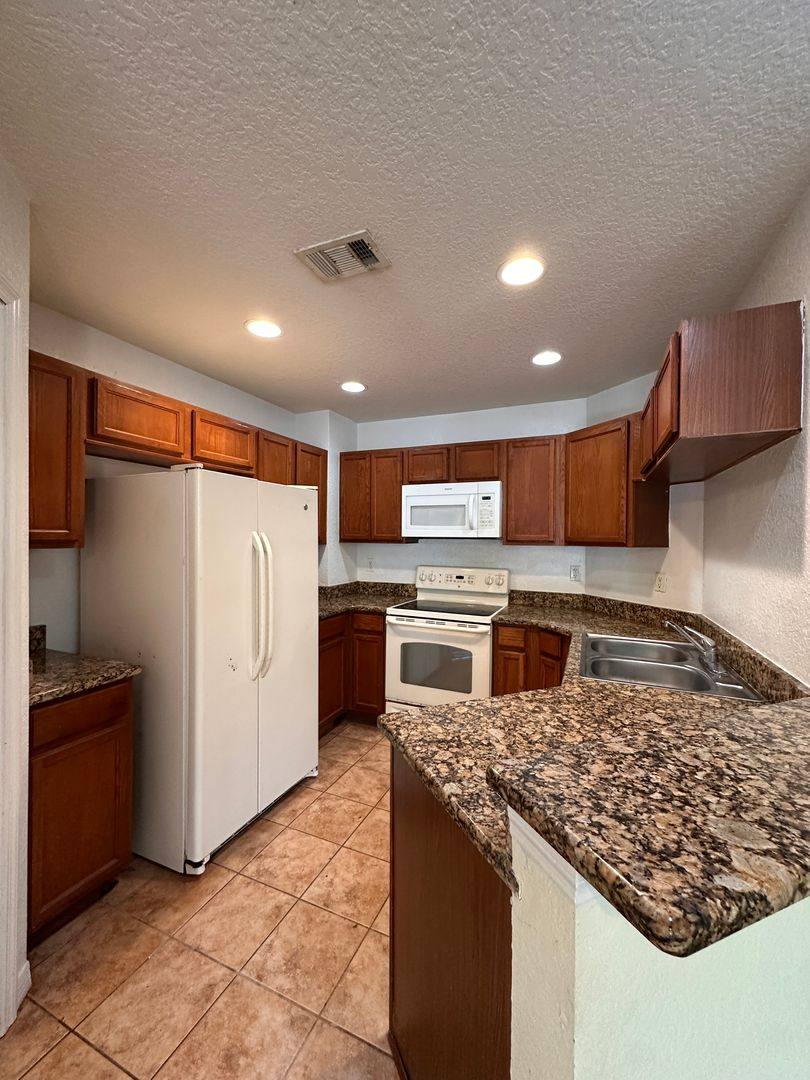 Apartment for rent at 4600 E Moody Blvd, Bunnell, FL 32110