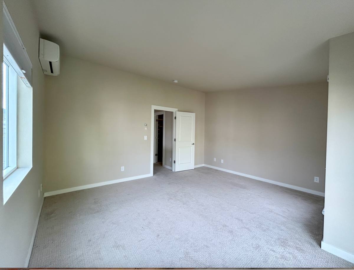 Townhouse for rent at 3629 Courtland Place S, Seattle, WA 98144