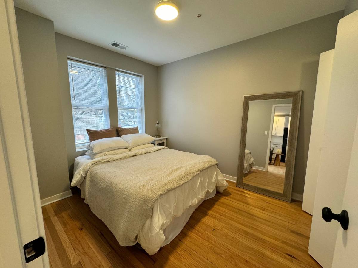 Apartment for rent at 3051-55 W Leland Ave, Chicago, IL 60625