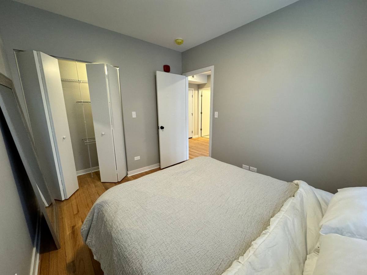 Apartment for rent at 3051-55 W Leland Ave, Chicago, IL 60625