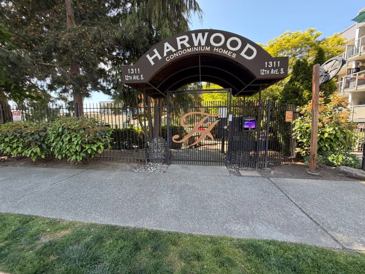 Condo for rent at 1311 12th Ave S, Seattle, WA 98144