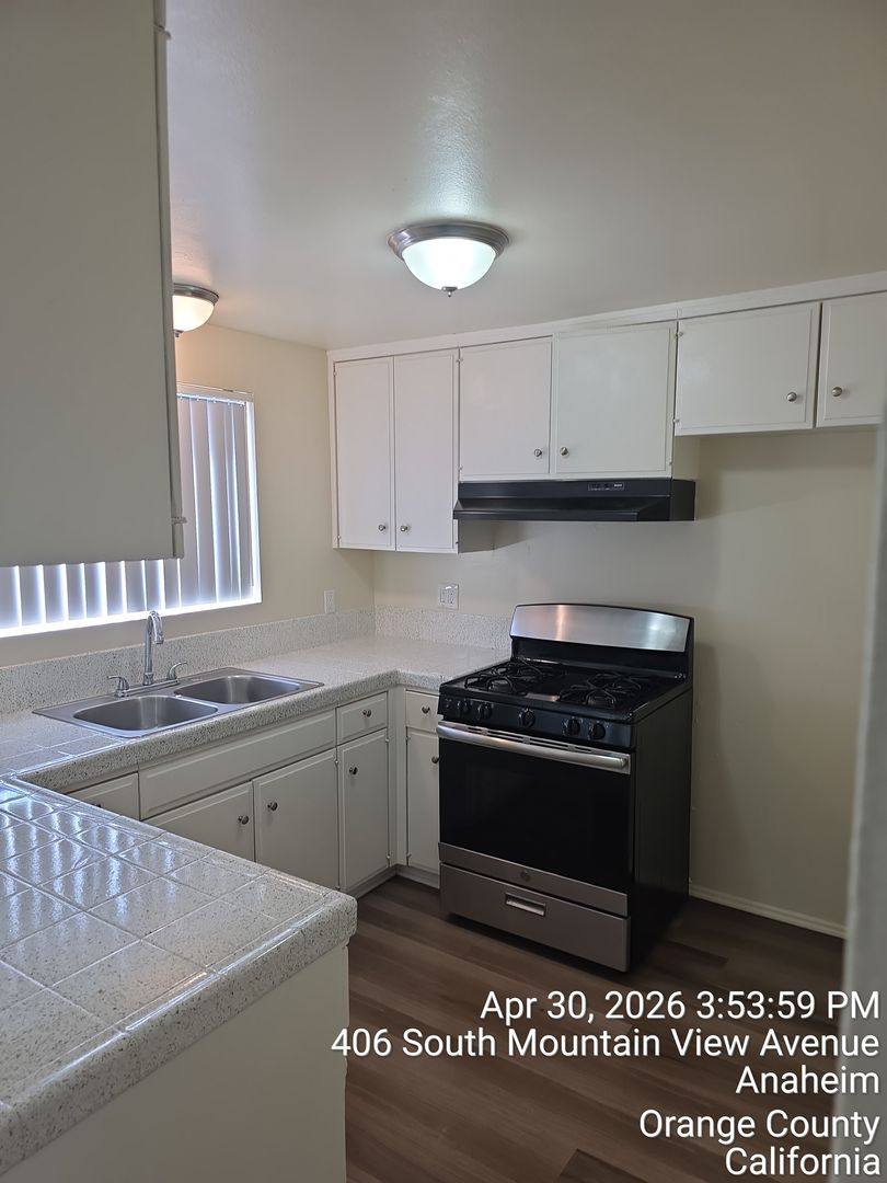 Apartment for rent at 206 E Wakefield Ave, Anaheim, CA 92802