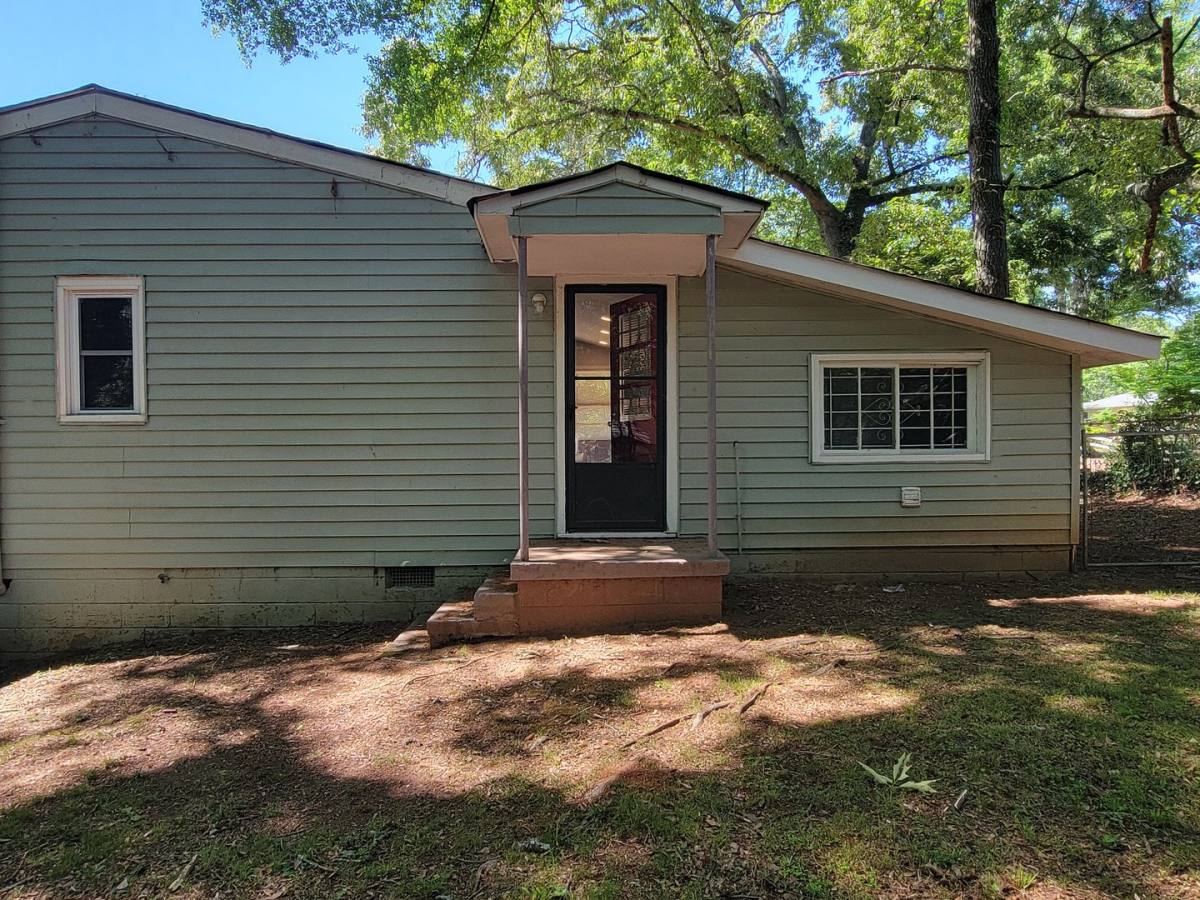 House for rent at 976 McKay Dr SE, Atlanta, GA 30315