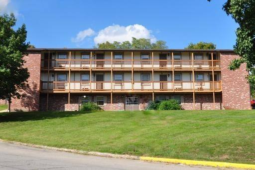 Apartment for rent at 1308 W McCarty St, Jefferson City, MO 65109