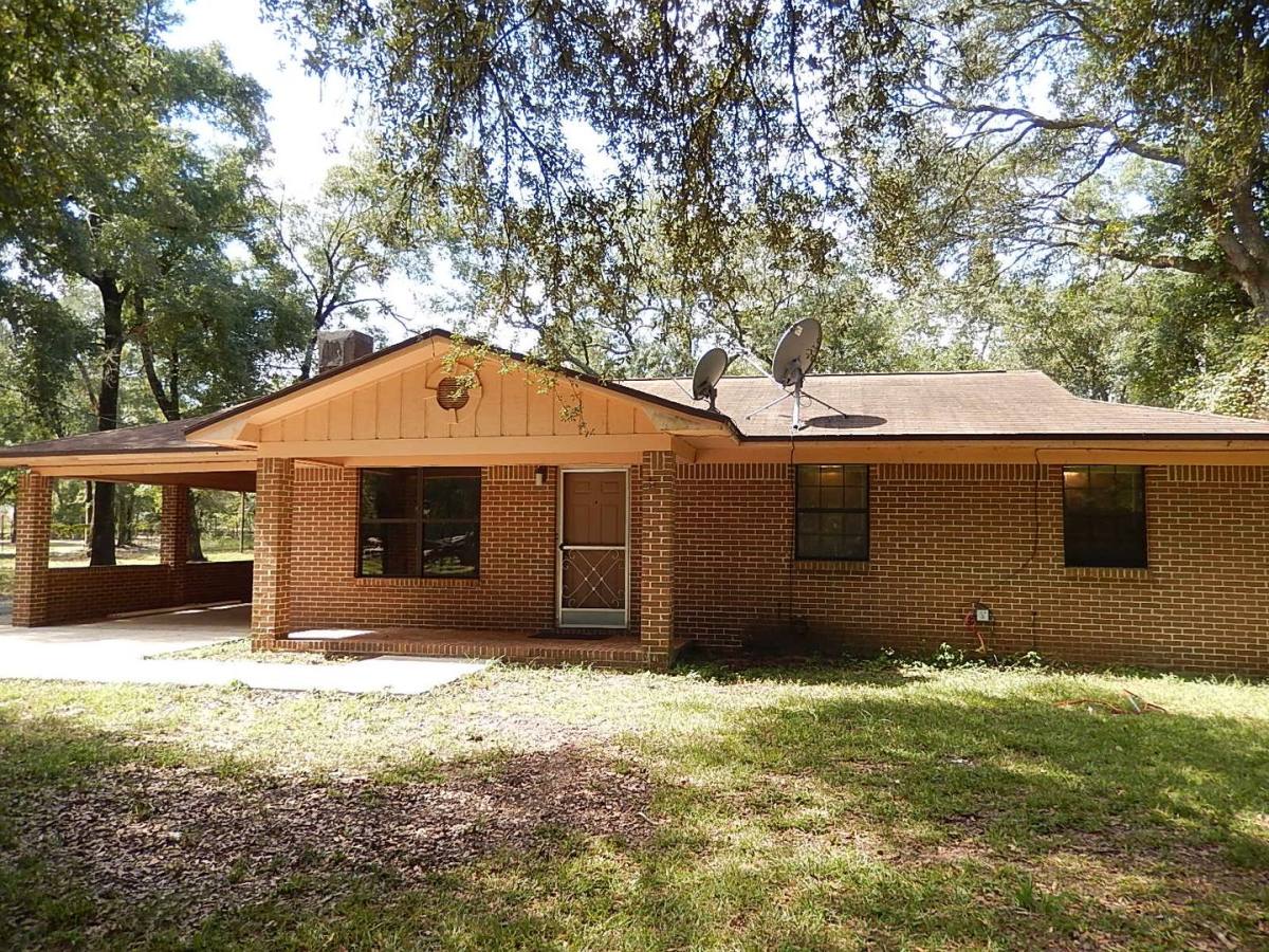 House for rent at 171 Bear Creek Rd, Quincy, FL 32351