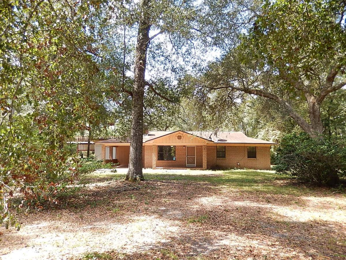 House for rent at 171 Bear Creek Rd, Quincy, FL 32351