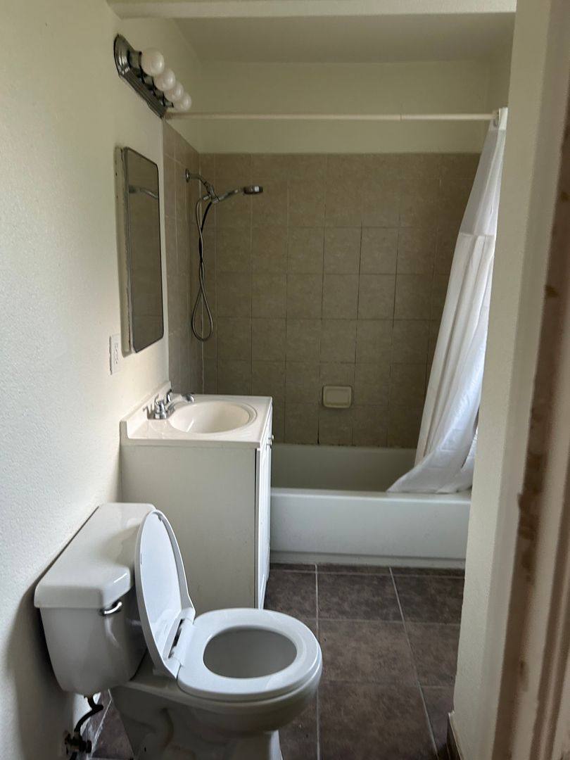 Apartment for rent at 2540-2548 Crosby Way, Sacramento, CA 95815
