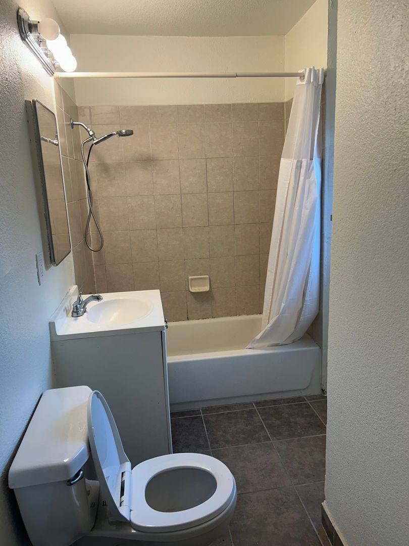 Apartment for rent at 2540-2548 Crosby Way, Sacramento, CA 95815