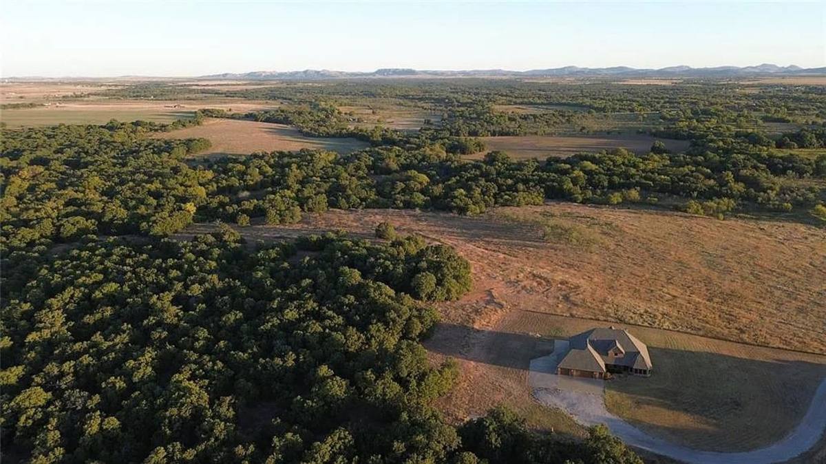 House for rent at 21698 SW Coombs Rd, Cache, OK 73527