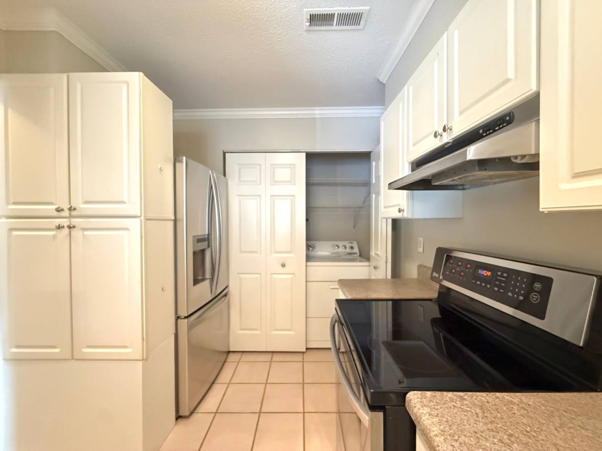 Townhouse for rent at 2233 Stonecutter Dr, Winston Salem, NC 27103