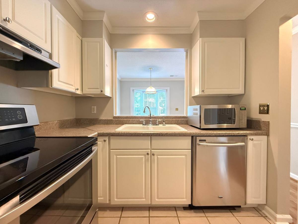 Townhouse for rent at 2233 Stonecutter Dr, Winston Salem, NC 27103