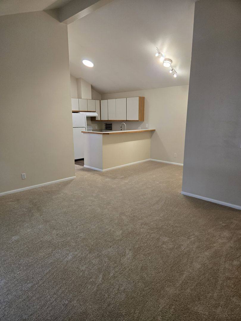 Apartment for rent at 1531 NW 61st St, Seattle, WA 98107