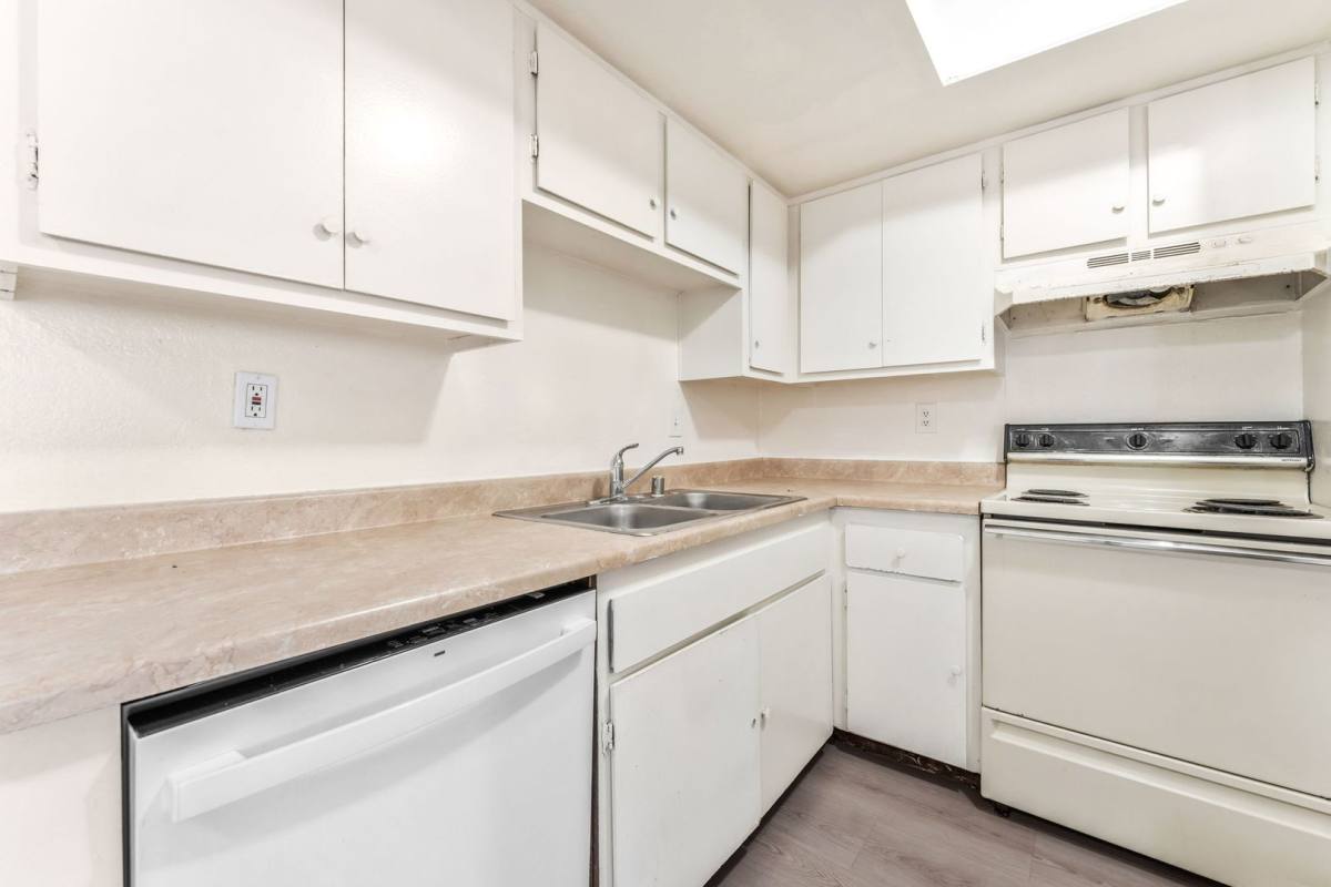 Apartment for rent at 5309 W Cheyenne Ave, Las Vegas, NV 89108