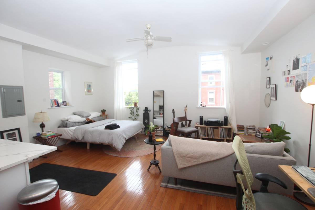 Apartment for rent at 959 N 5th St, Philadelphia, PA 19123