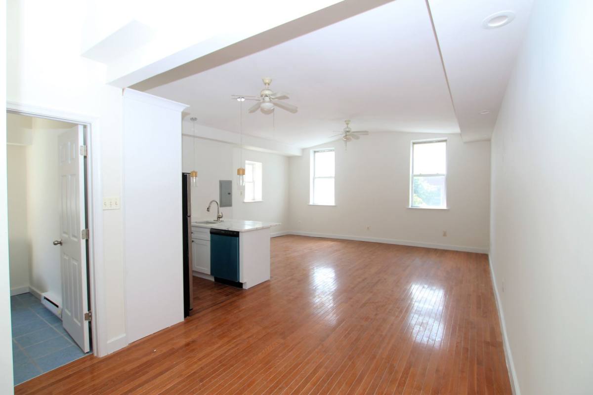 Apartment for rent at 959 N 5th St, Philadelphia, PA 19123