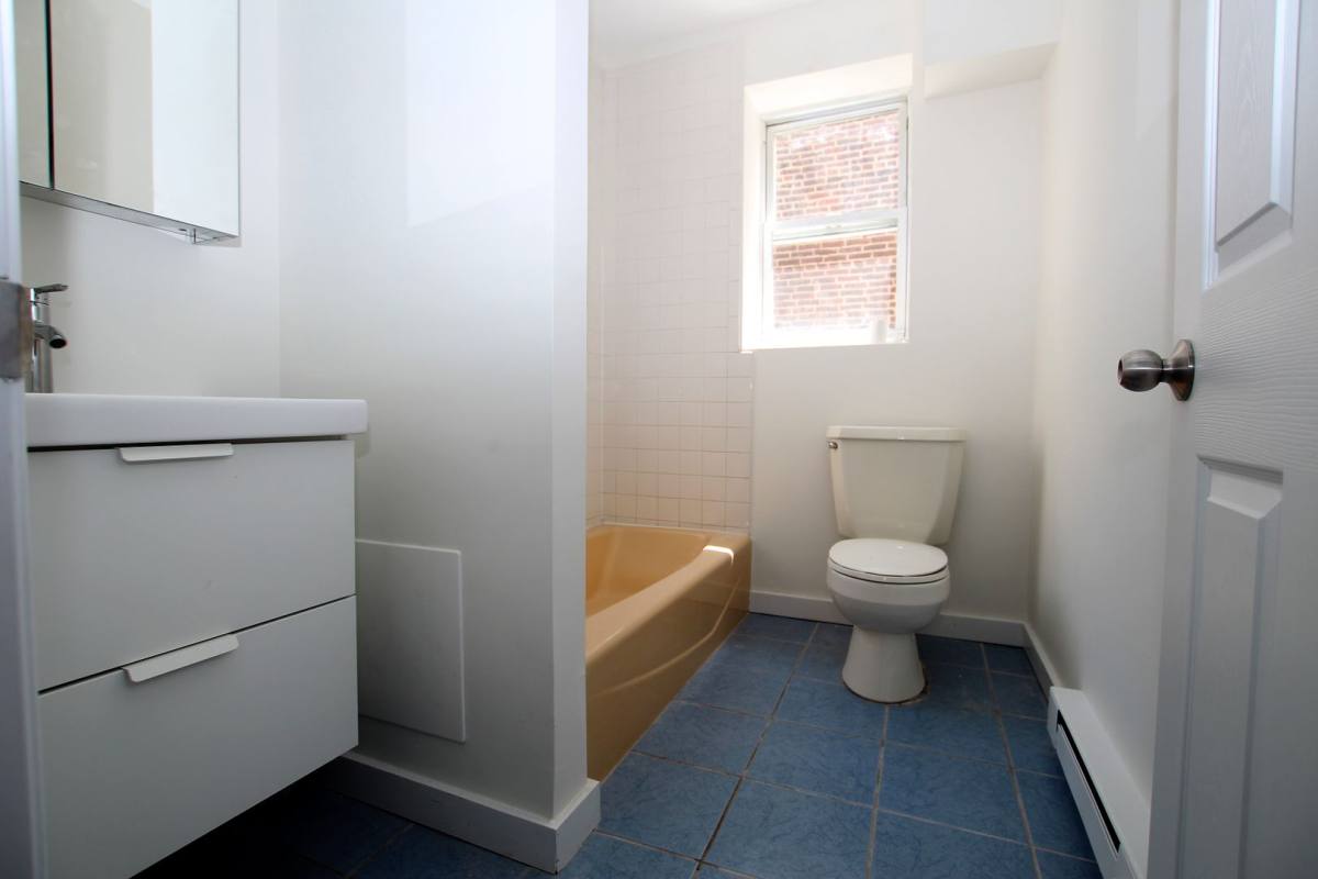 Apartment for rent at 959 N 5th St, Philadelphia, PA 19123
