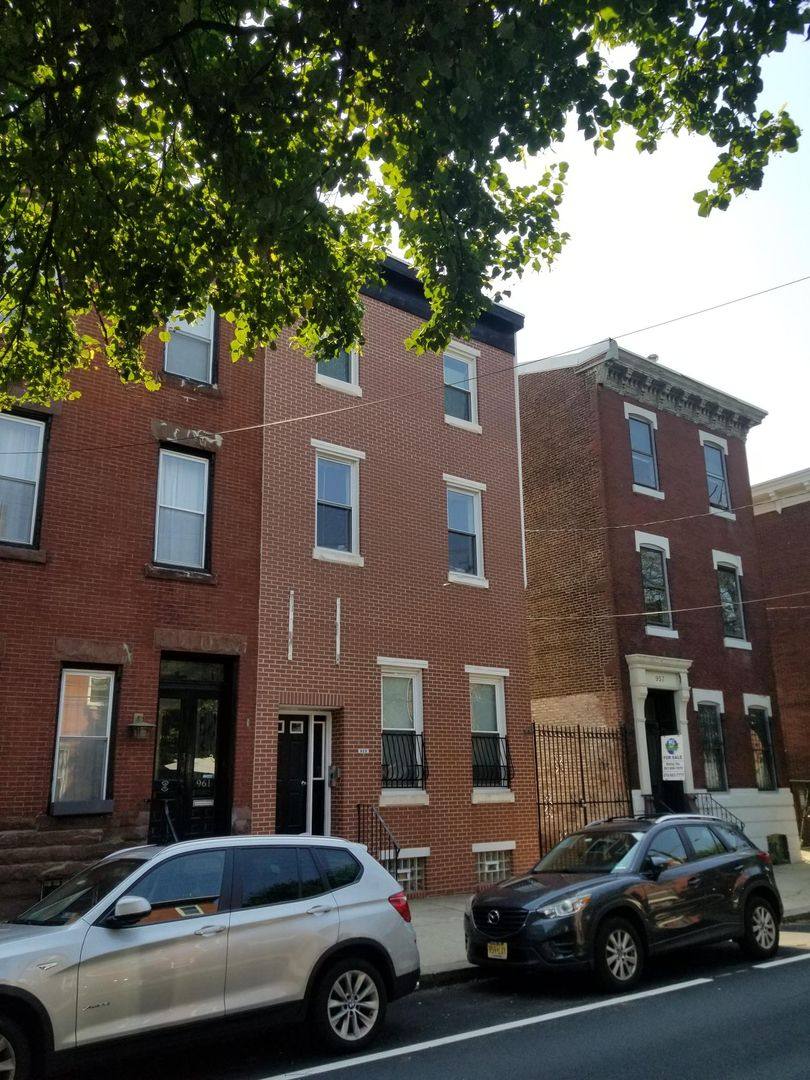 Apartment for rent at 959 N 5th St, Philadelphia, PA 19123