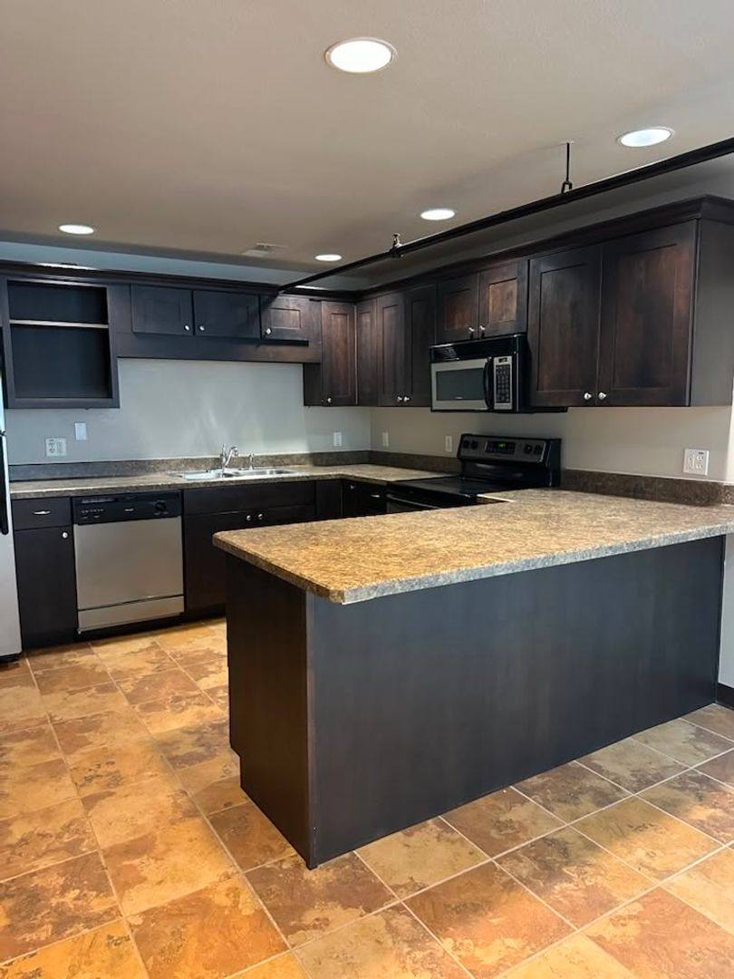 Apartment for rent at 308-340 Glencoe Ave, Waterloo, IA 50701