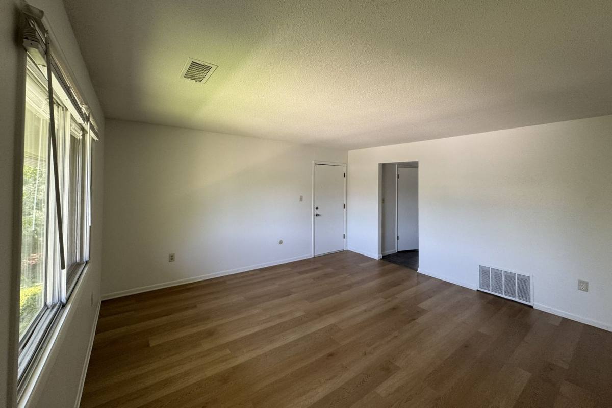 Apartment for rent at 1007 - 1009 Parkway Dr, Boone, IA 50036