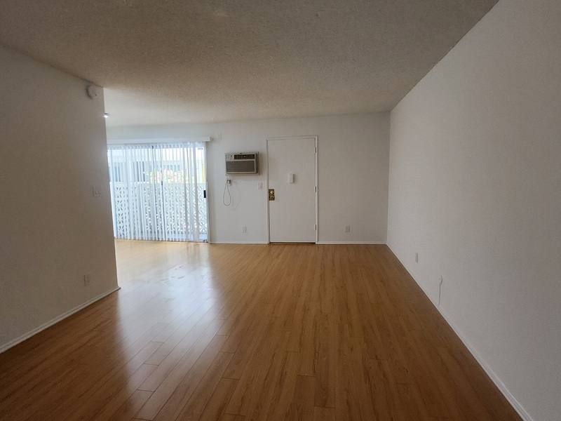 Apartment for rent at 123 S Catalina St, Los Angeles, CA 90004