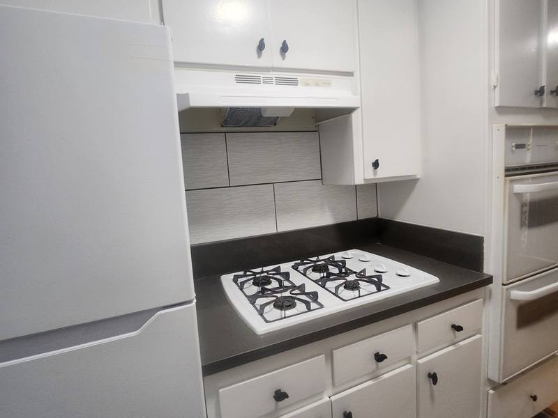 Apartment for rent at 123 S Catalina St, Los Angeles, CA 90004