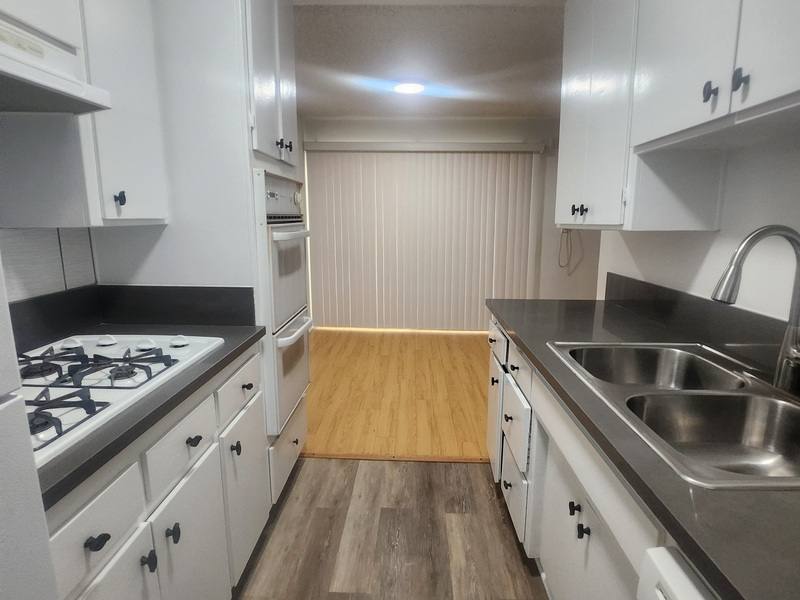 Apartment for rent at 123 S Catalina St, Los Angeles, CA 90004