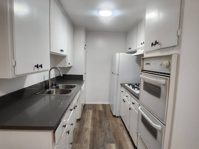 Apartment for rent at 123 S Catalina St, Los Angeles, CA 90004