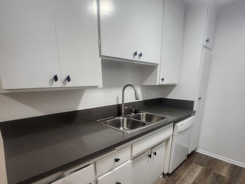 Apartment for rent at 123 S Catalina St, Los Angeles, CA 90004