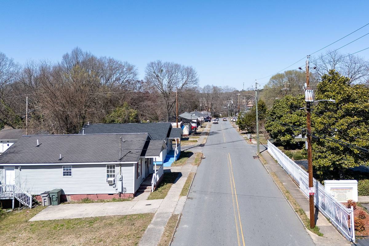 Apartment for rent at 1404 N York St, Gastonia, NC 28052