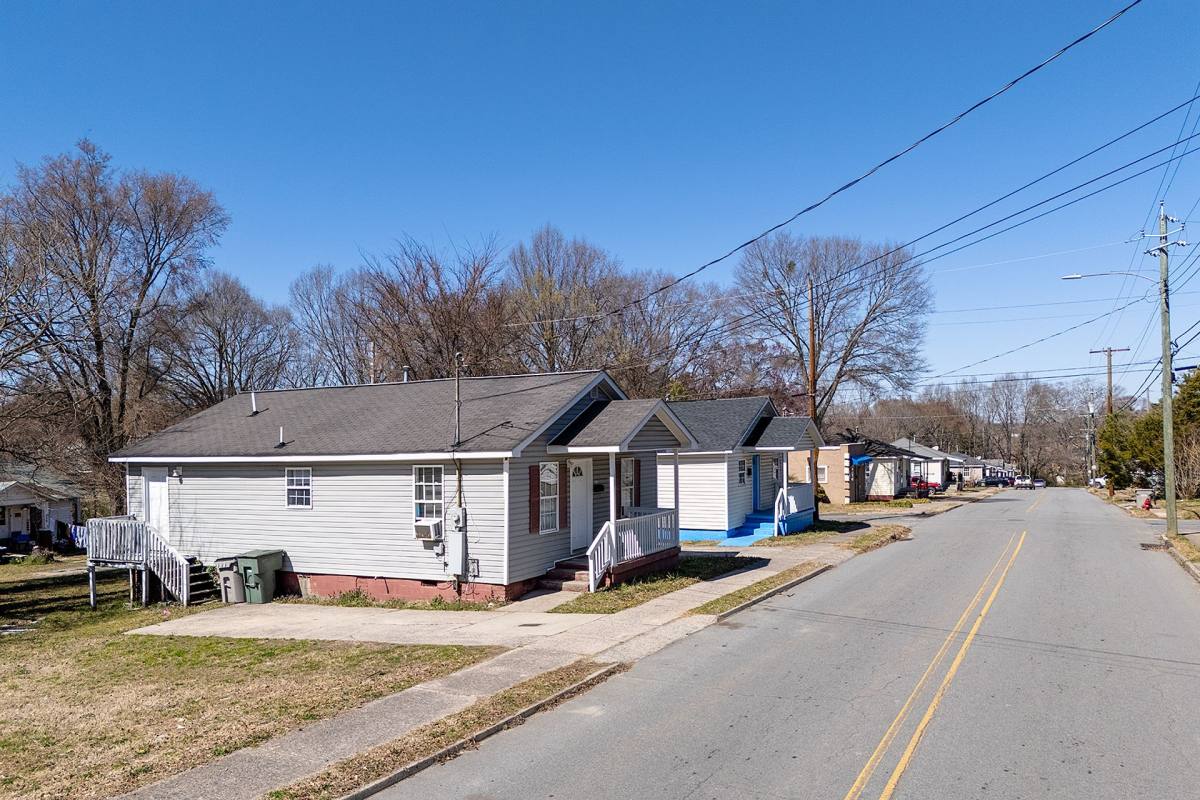 Apartment for rent at 1404 N York St, Gastonia, NC 28052