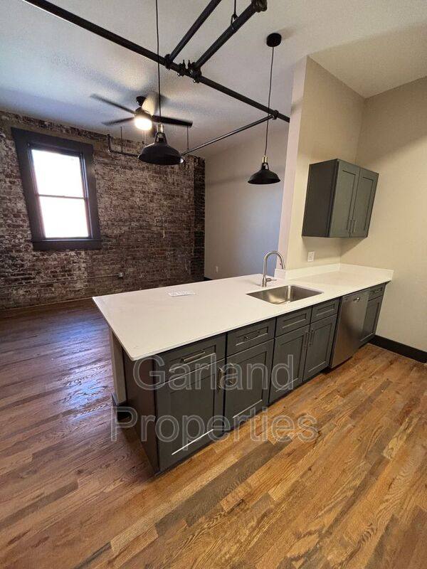 Apartment for rent at 34 1st St NE, Pulaski, VA 24301