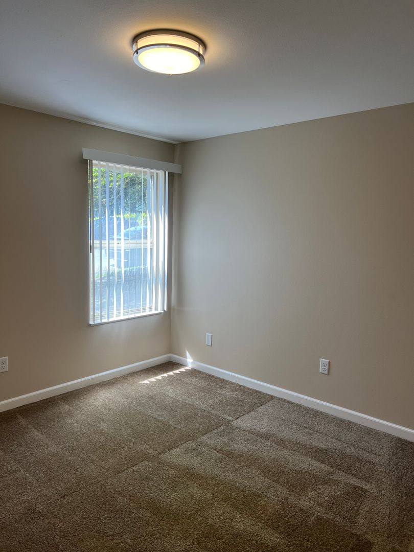 Apartment for rent at 3326 Lombard Ave, Everett, WA 98201