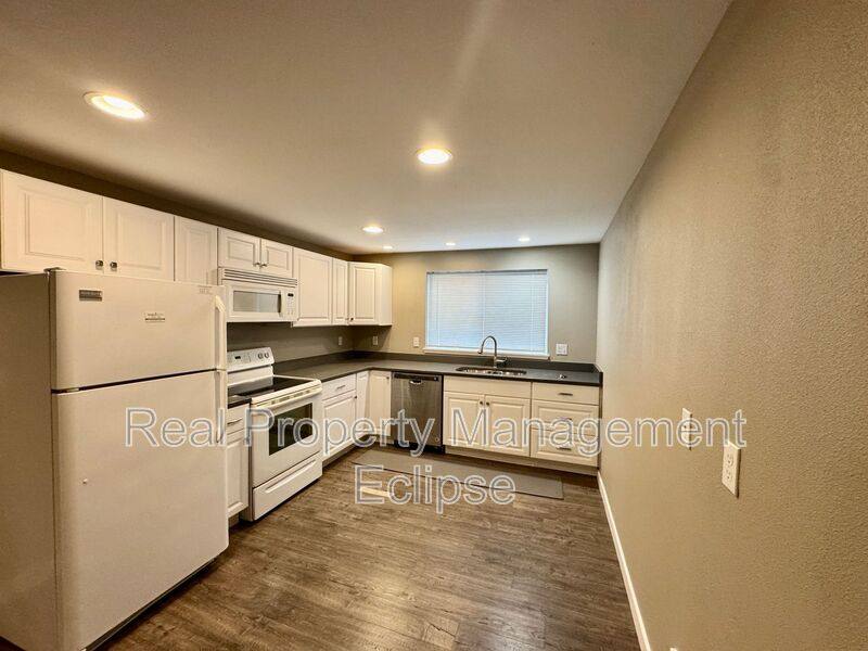 Condo for rent at 921 130th St SW #A101, Everett, WA 98204