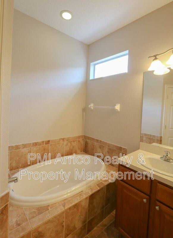 House for rent at 622 Breezeway Court, Brandon, FL 33511
