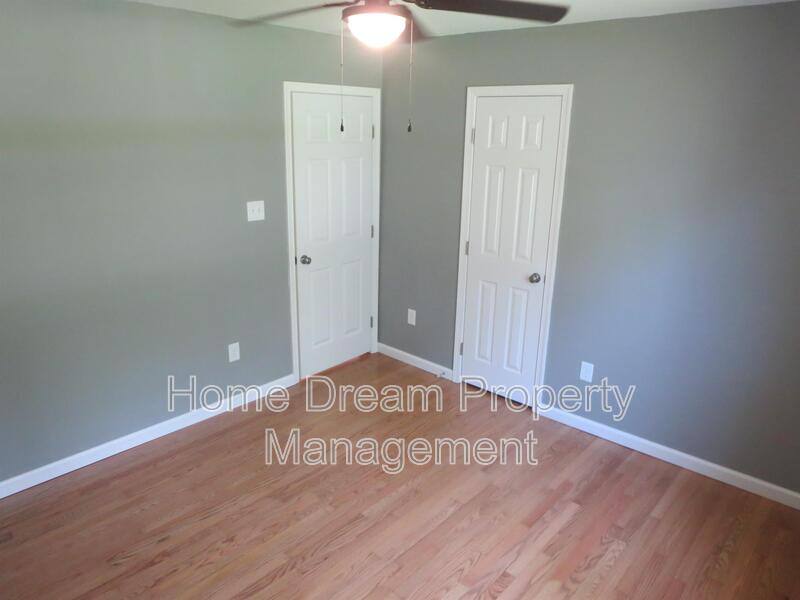House for rent at 324 2nd St, Colonial Beach, VA 22443
