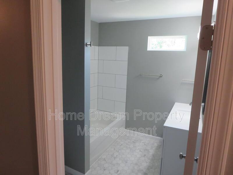 House for rent at 324 2nd St, Colonial Beach, VA 22443
