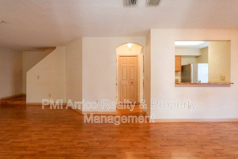 Townhouse for rent at 4113 Gradstone Place, Tampa, FL 33617