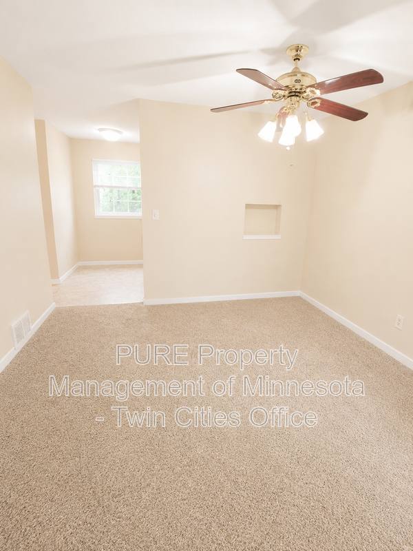 Townhouse for rent at 13714 Heather Hills Dr, Burnsville, MN 55337
