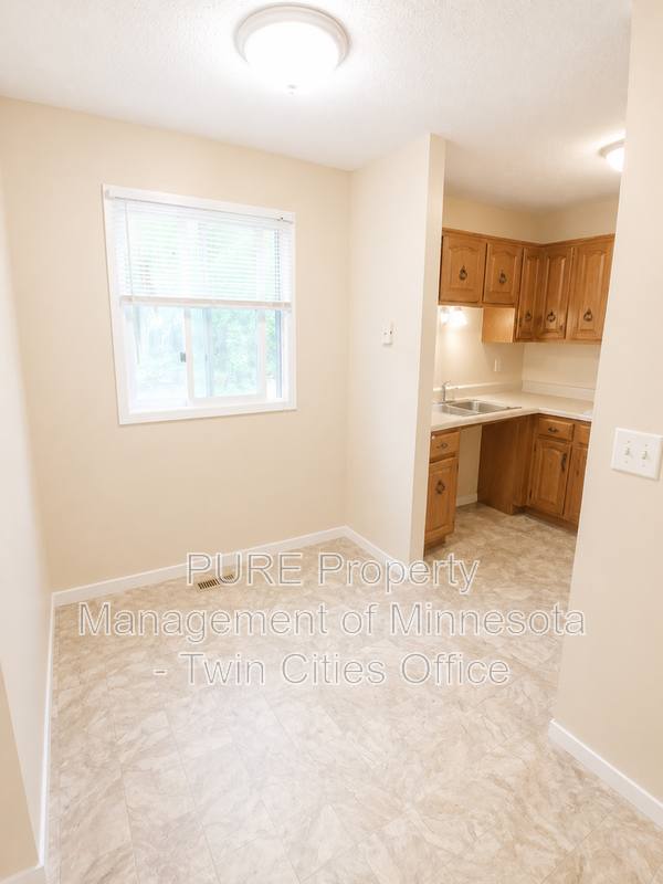 Townhouse for rent at 13714 Heather Hills Dr, Burnsville, MN 55337