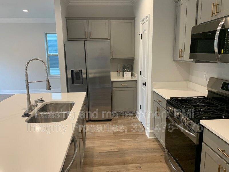 Townhouse for rent at 7832 Pisa Dr, Baton Rouge, LA 70820