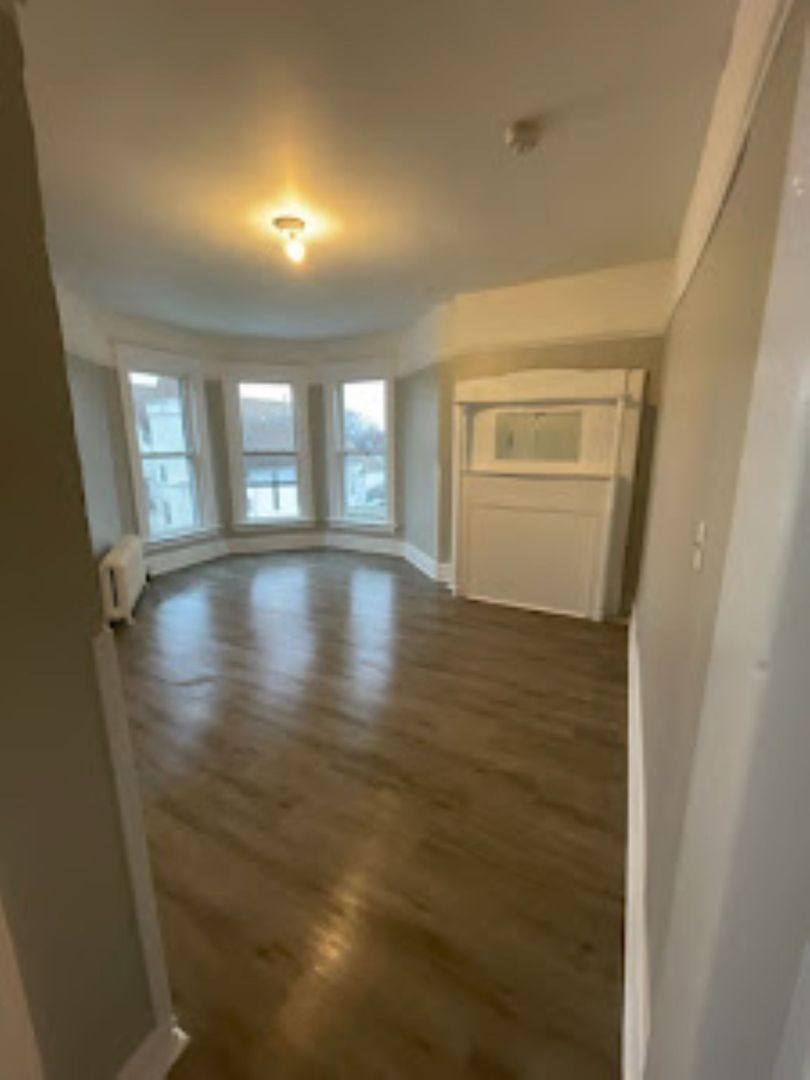 Apartment for rent at 6450-6456 S Parnell, Chicago, IL 60621