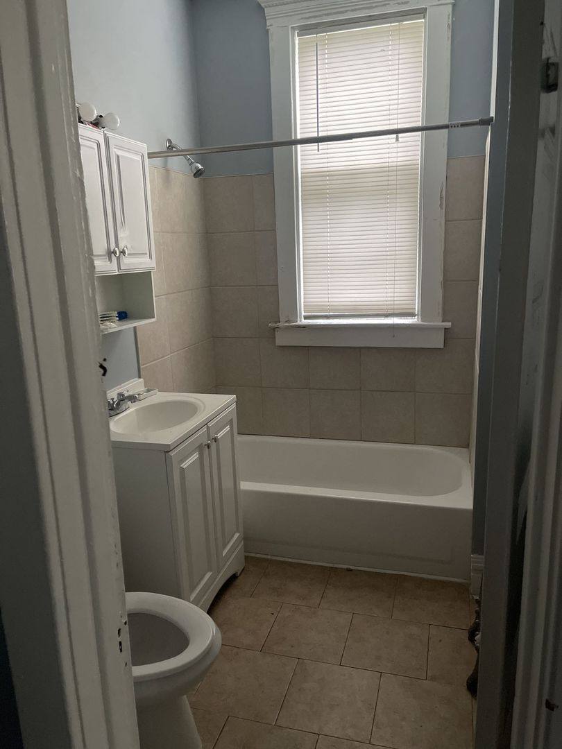 Apartment for rent at 6450-6456 S Parnell, Chicago, IL 60621
