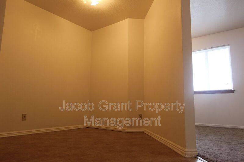 Apartment for rent at 627 Hoopes Ave #1, Idaho Falls, ID 83401