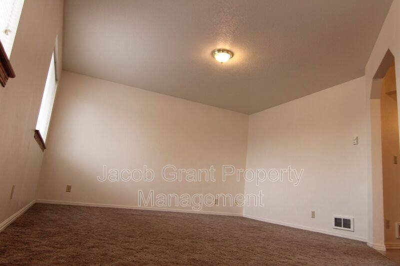 Apartment for rent at 627 Hoopes Ave #1, Idaho Falls, ID 83401