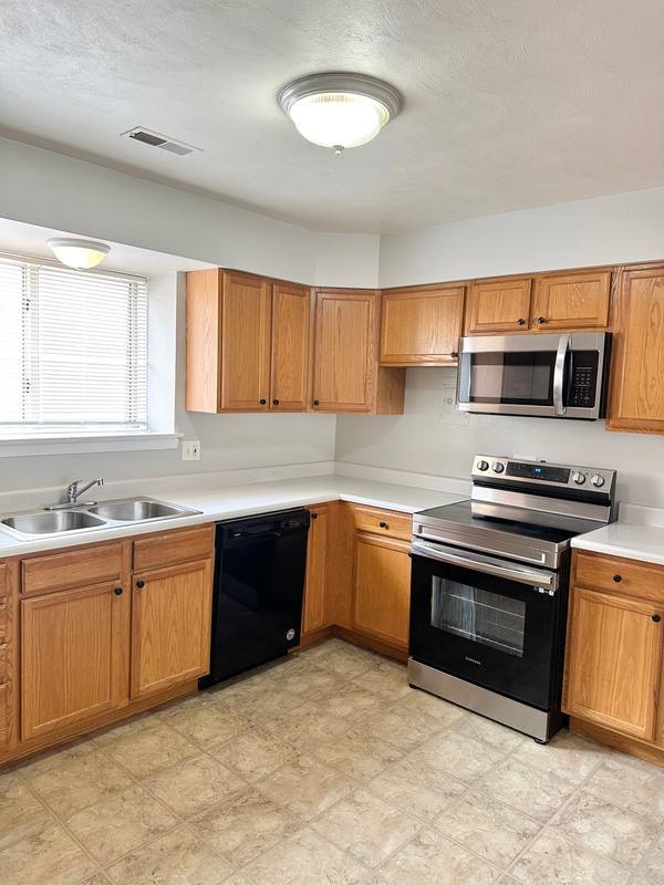 Apartment for rent at 1007 Taft Ave #2B, Wheaton, IL 60189