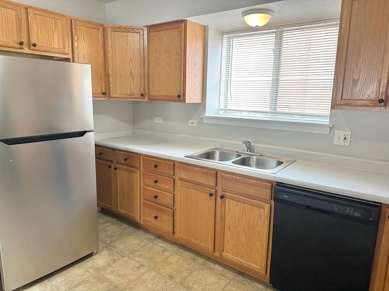 Apartment for rent at 1007 Taft Ave #2B, Wheaton, IL 60189