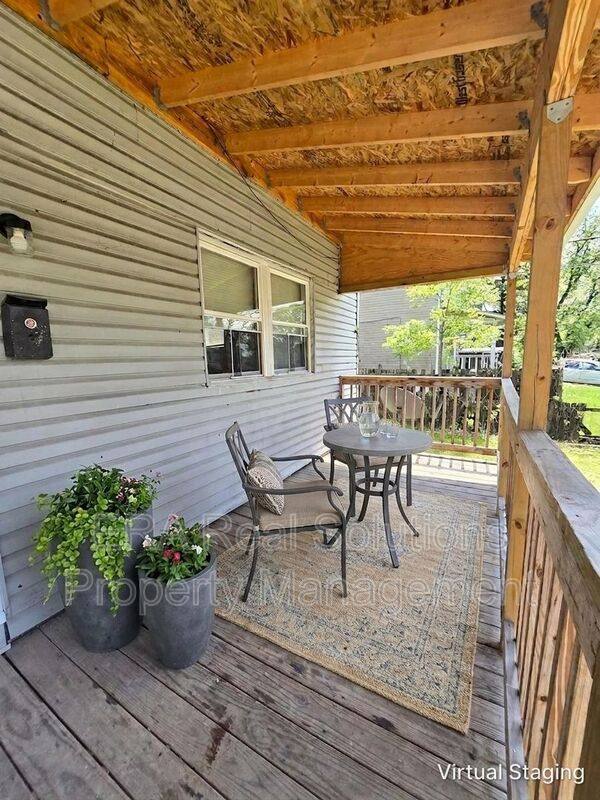 House for rent at 2590 Parkwood Ave, Columbus, OH 43211