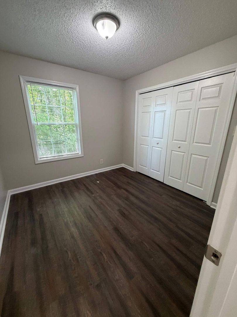 Apartment for rent at 164 Lexington Dr, Clarksville, TN 37042